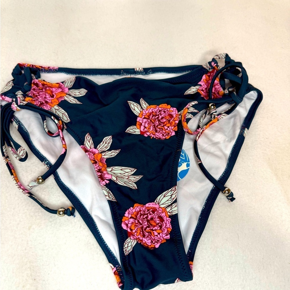 NWT CupShe Bikini Bottom. Size XL